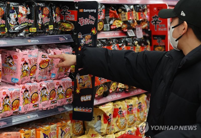 삼양식품 작년 영업이익 3천억원대 기록하며 농심 앞서 (출처=연합뉴스)