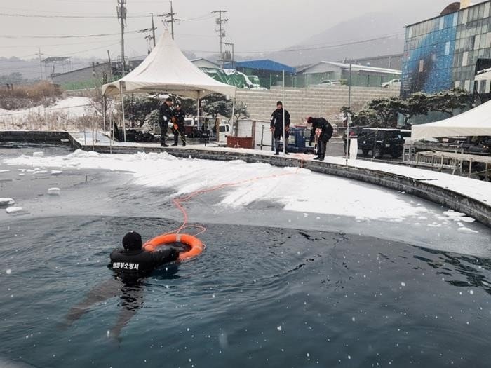 동계 소방 훈련 (출처=연합뉴스)