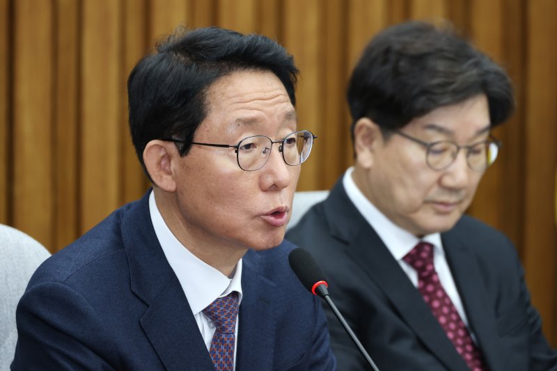 김상훈 국민의힘 정책위의장이 10일 오전 서울 여의도 국회에서 열린 K-방산수출 지원을 위한 당정협의회에서 발언하고 있다. 2025.2.10/뉴스1 ⓒ News1 이광호 기자