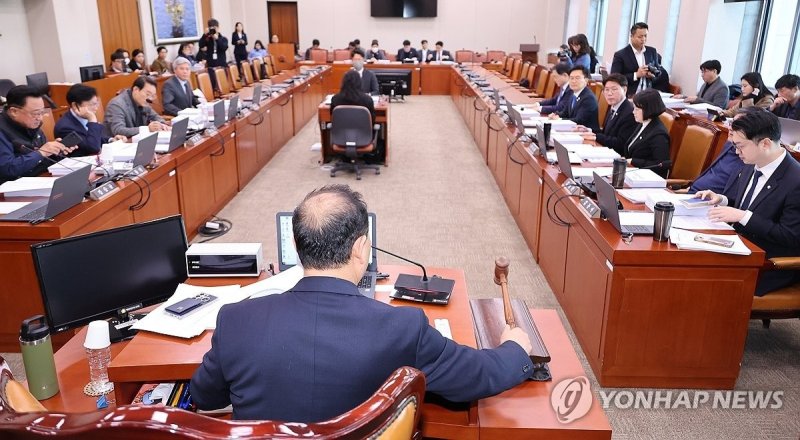 국회 산자위 소위, 반도체법·에너지3법 심사 (출처=연합뉴스)