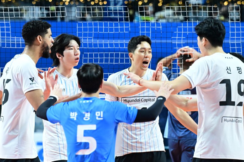 정규시즌 1위 확정을 노리는 현대캐피탈. (KOVO 제공)
