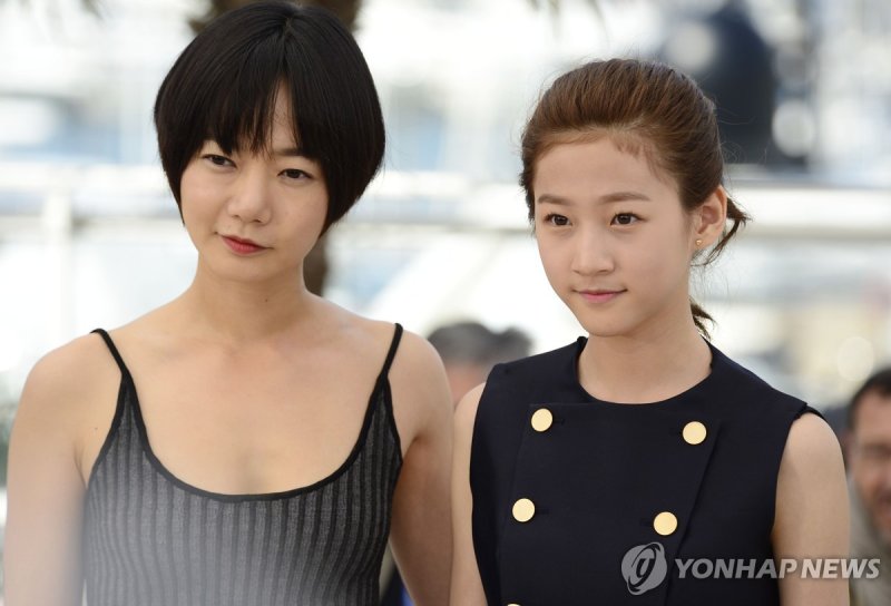 2014년 칸국제영화제에 참석한 배우 김새론(오른쪽)과 배두나 (출처=연합뉴스)