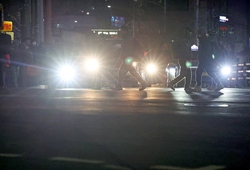 오늘의 '스포트라이트'를 기다리며 (출처=연합뉴스)