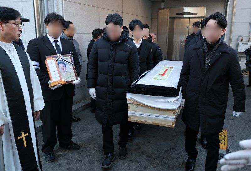 18일 인천시 연수구 인천적십자병원장례식장에서 일본군 위안부 피해자 고 길원옥 할머니 발인이 엄수되고 있다. 2025.2.18/뉴스1 ⓒ News1 박세연 기자
