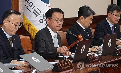 최상목 권한대행, 국무회의 주재 (출처=연합뉴스)