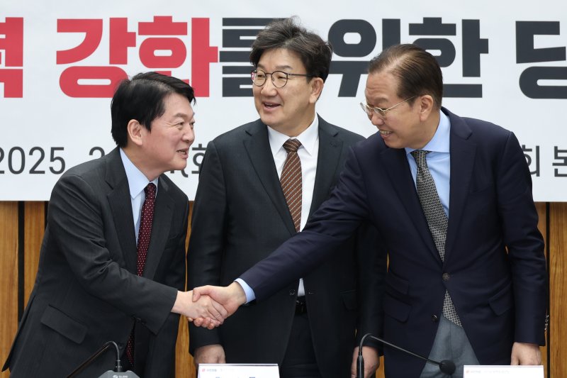 권영세, 혁신위 좌초 빌미 되자 "개혁 포장해 내분 몰아넣어"