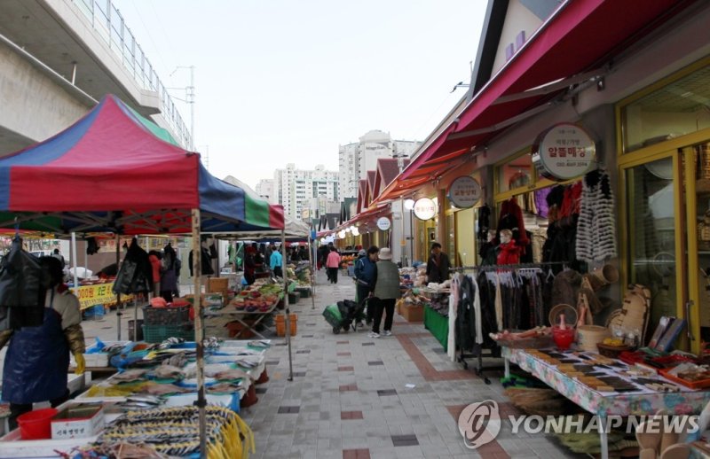 춘천 풍물시장 (출처=연합뉴스)