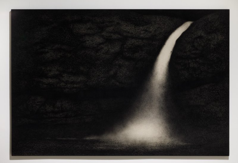 〈달빛(Moonscape)〉_2019_캔버스에 목탄_130 × 194cm *재판매 및 DB 금지