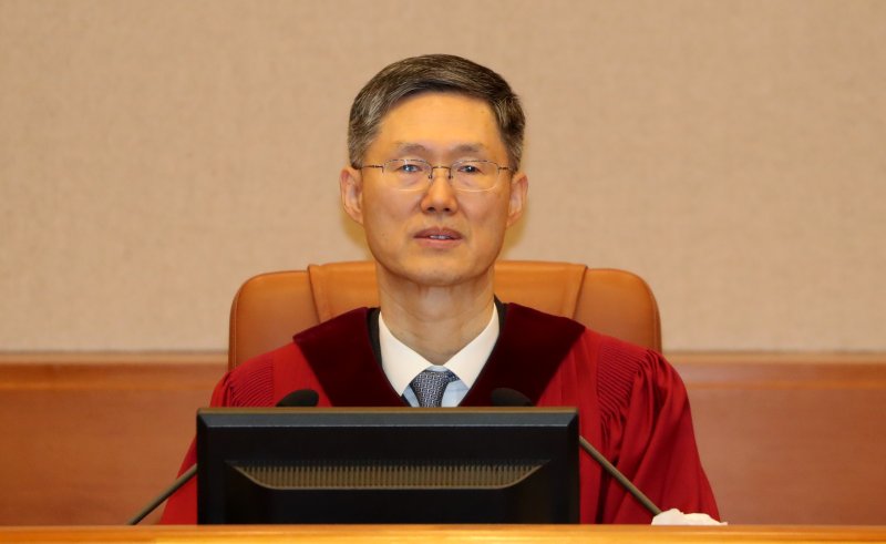 문형배 헌법재판소장 권한대행이 19일 오후 서울 종로구 헌법재판소에서 열린 한덕수 국무총리에 대한 탄핵심판 1차 변론기일에 자리해 있다. (공동취재) 2025.2.19/뉴스1 ⓒ News1 박정호 기자