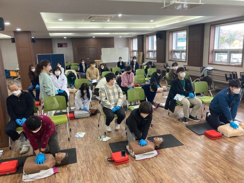 강원 양양군 보건소 심폐소생술 및 응급처치 교육.(양양군 제공, 재판매 및 DB 금지) 2025.2.19/뉴스1