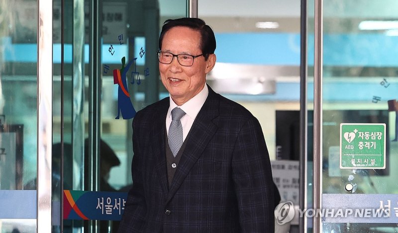 '허위서명 강요' 송영무 전 국방장관 1심 무죄 (출처=연합뉴스)