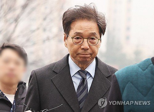 작년 2월 구속영장 실질심사 출석하는 박영우 대유위니아 회장 (출처=연합뉴스)