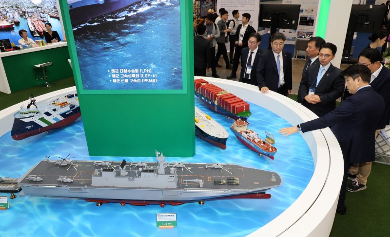 16일 부산 해운대구 벡스코 제1전시장에서 열린 2024 국제해양플랜트 전시회(OFFSHORE KOREA 2024). 2024.10.16/뉴스1 ⓒ News1 윤일지 기자