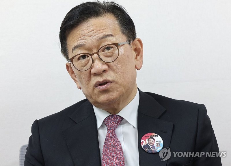 '대통령 변호인' 석동현 변호사 현안 기자회견 (출처=연합뉴스)