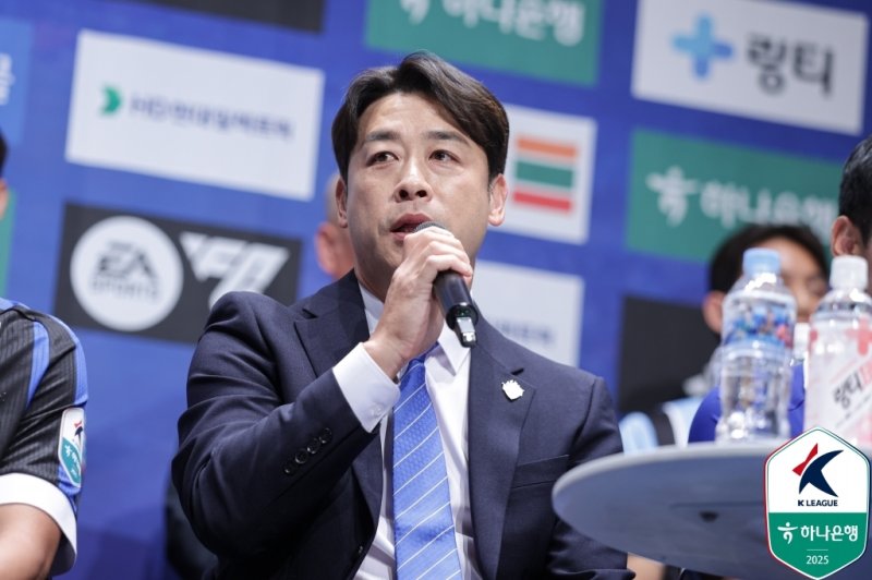 배성재 충남아산 감독(한국프로축구연맹 제공)