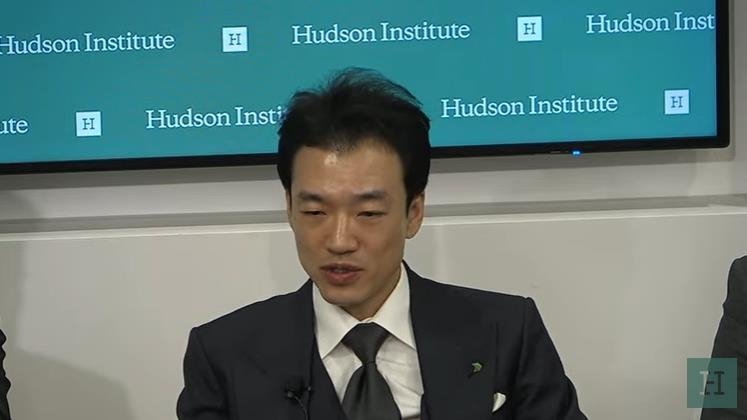 발언 중인 HD현대중공업 특수선사업부의 김지훈 책임 (출처=연합뉴스)