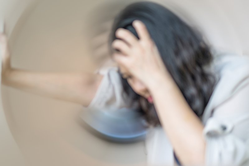 [서울=뉴시스]﻿﻿누구나 한 번쯤 겪는 두통은 일시적으로 나타날 때가 많지만 유독 아침에 증상이 심해지면 뇌종양이 원인은 아닌지 의심해 볼 필요가 있다. (사진= 게티이미지뱅크) 2025.02.20.photo@newsis.com.