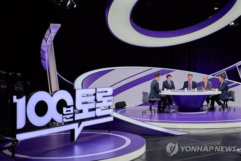 100분 토론 출연한 이재명 대표 (출처=연합뉴스)