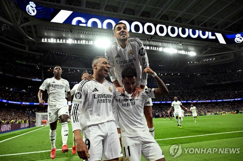골 넣고 기뻐하는 레알 마드리드 선수들 (출처=연합뉴스)