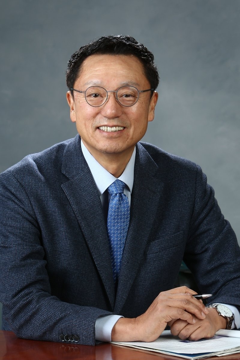 제22대 한국화랑협회 이성훈 회장