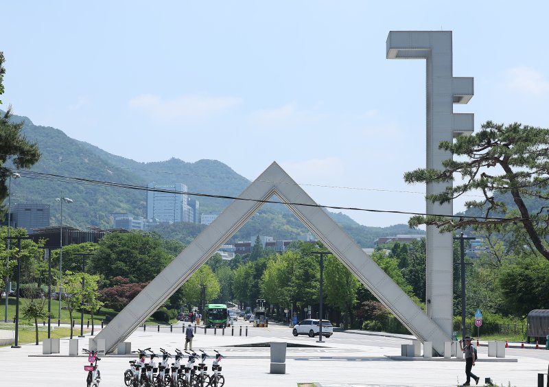 서울 관악구 서울대학교 정문의 모습. /뉴스1 ⓒ News1 김진환 기자