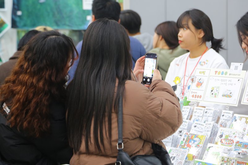 지난해에 열린 대구 일러스트코리아 향사장을 찾은 관람객들. *재판매 및 DB 금지