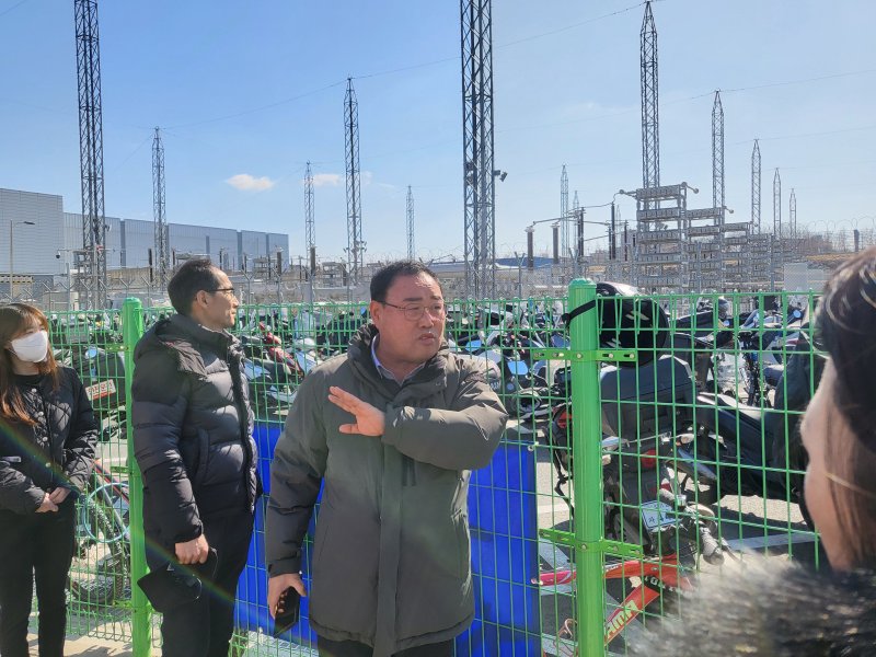 [용인=뉴시스] 원삼·평택 반도체 산단 현장 점검에 나서는 송종율 용인시 처인구청장. (사진=처인구 제공) 2025.02.20. photo@newsis.com