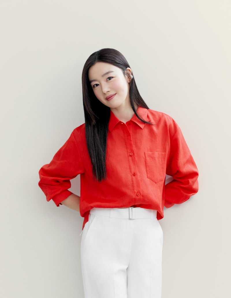 한선화과 글로벌세아그룹 인디에프의 여성복 브랜드 꼼빠니아와 3년째 동행을 이어간다 (글로벌세아그룹 제공)