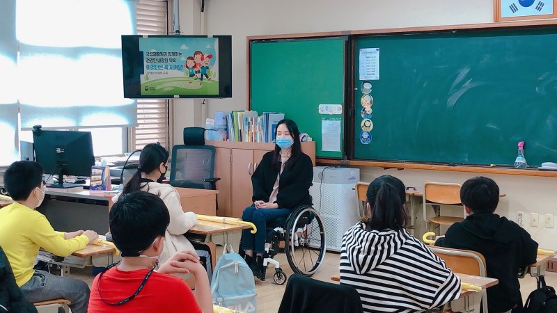 [대구=뉴시스]학교에서 안전교육을 듣고 있는 어린이들의 모습이다. 뉴시스DB. 2025.02.20. photo@newsis.com