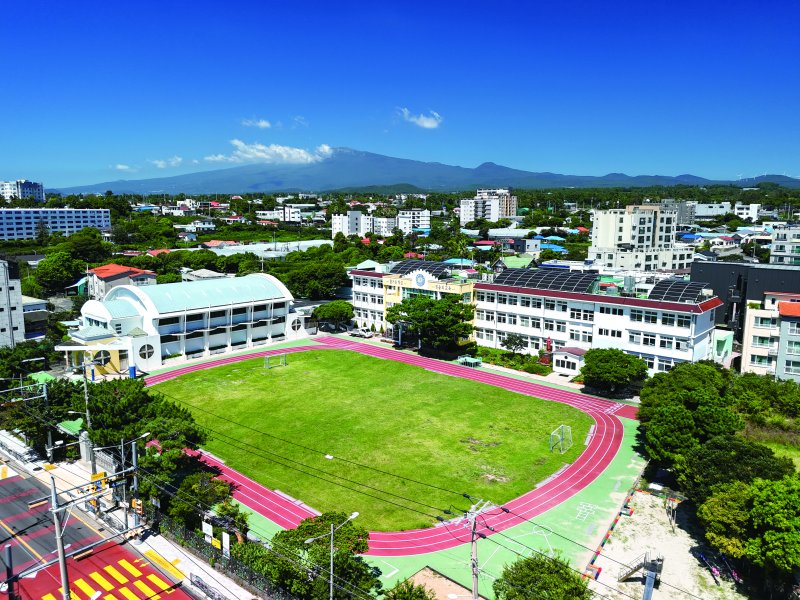 [제주=뉴시스] 제주 남원초등학교 전경. (사진=남원초 총동문회 제공) 2025.02.20. photo@newsis.com *재판매 및 DB 금지