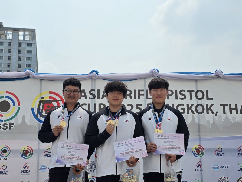 2025 ASC 방콕 아시안컵 사격대회에서 입상한 장진혁, 윤서영, 조영재.(좌측부터) (대한사격연맹 제공)