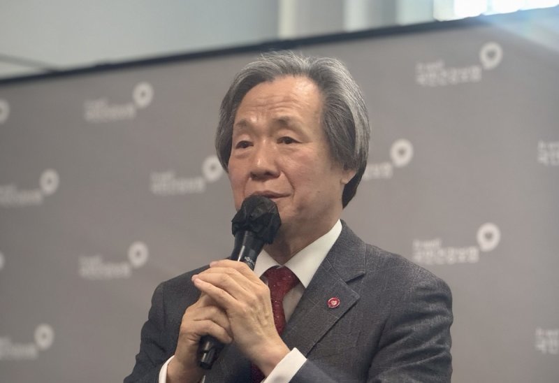 건보 이사장 "올해 재정 적자전환 예상"