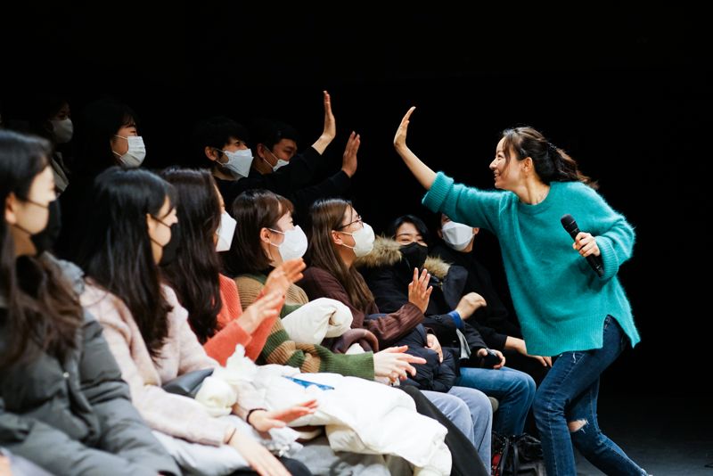 연극 ‘내게 빛나는 모든 것’ 공연 모습. 부산문화회관 제공
