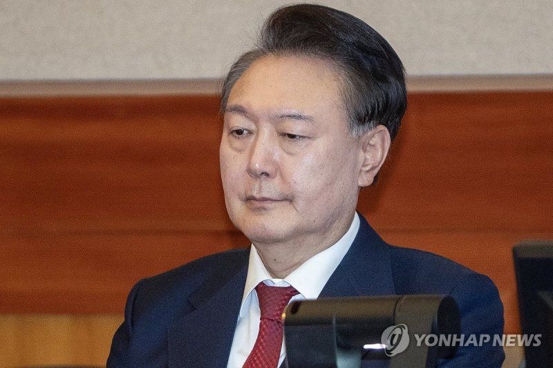 생각에 잠긴 윤 대통령 (출처=연합뉴스)