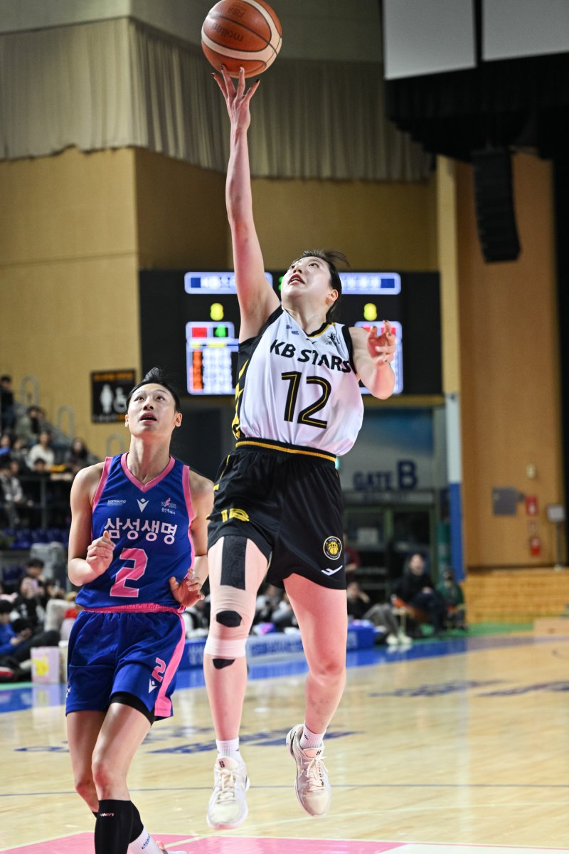 [서울=뉴시스] 여자프로농구 청주 KB국민은행의 나가타 모에. (사진=WKBL 제공) *재판매 및 DB 금지