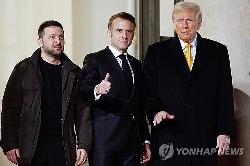 지난해 12월 초 파리에 모인 젤렌스키·마크롱·트럼프 대통령 (출처=연합뉴스)