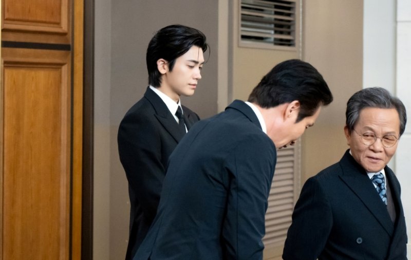 눈빛부터 달라진 박형식 '보물섬' 오늘(21일) 베일 벗는다