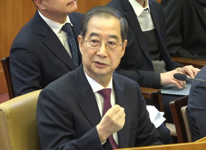 한덕수 국무총리가 20일 서울 종로구 헌법재판소 대심판정에서 열린 윤석열 대통령 탄핵심판 10차 변론에서 발언하고 있다. (헌법재판소 제공. 재판매 및 DB 금지) 2025.2.20/뉴스1