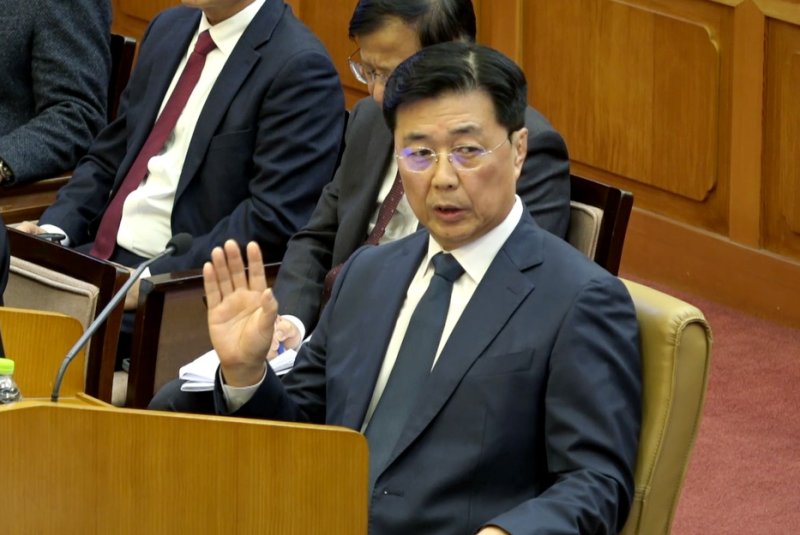[서울=뉴시스] 김진아 기자 = 홍장원 전 국가정보원 제1차장이 20일 서울 종로구 헌법재판소에서 열린 윤석열 대통령 탄핵 심판 10차 변론에 증인으로 출석해 발언하고 있다. (사진=헌법재판소) 2025.02.20. photo@newsis.co *재판매 및 DB 금지