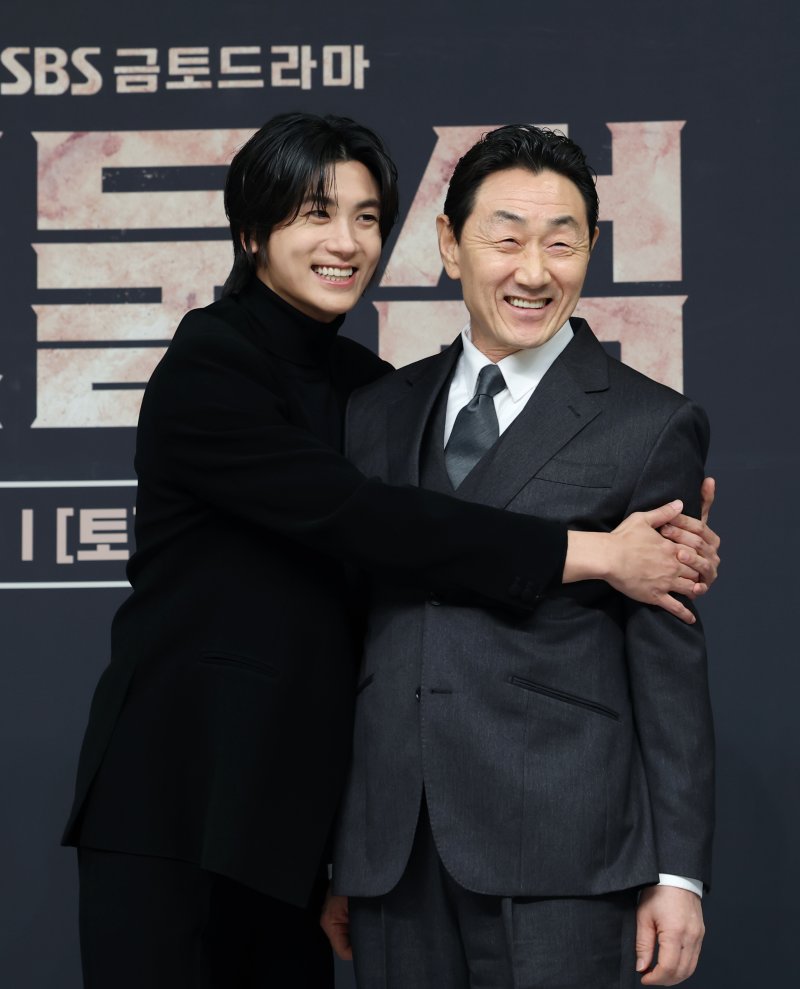 '보물섬' 야망남 변신 박형식…"서강준 '언더커버'보다 잘 되길"