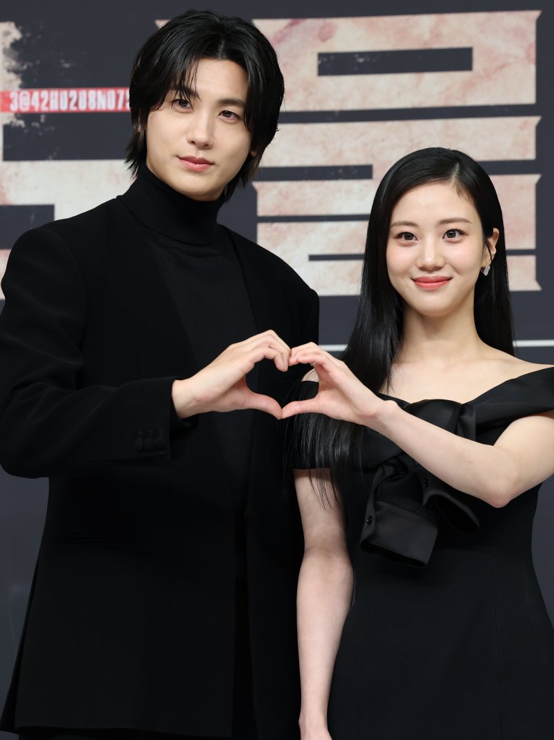 '보물섬' 야망남 변신 박형식…"서강준 '언더커버'보다 잘 되길"