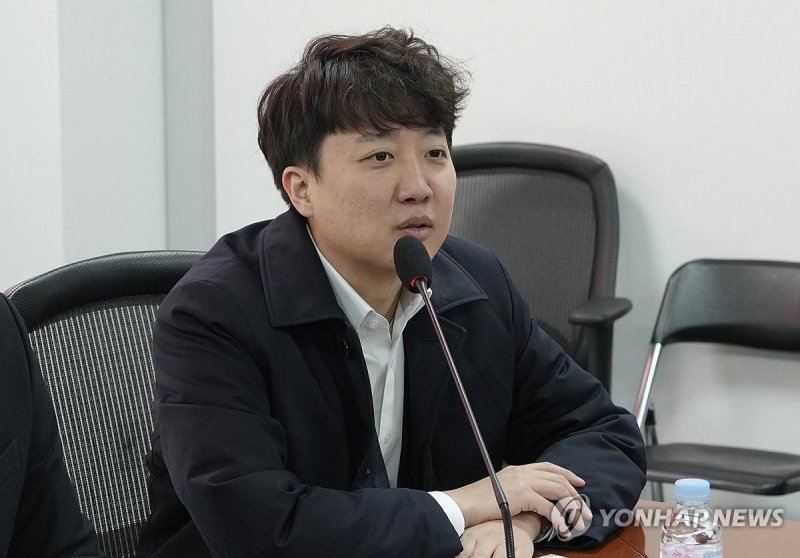 이준석 "조기 대선, 압도적 새로움 보여줄 것"