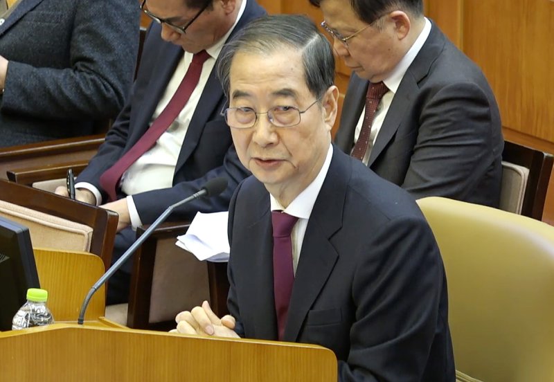 한덕수 국무총리가 20일 서울 종로구 헌법재판소 대심판정에서 열린 윤석열 대통령 탄핵심판 10차 변론에서 발언하고 있다. (헌법재판소 제공. 재판매 및 DB 금지) 2025.2.20/뉴스1