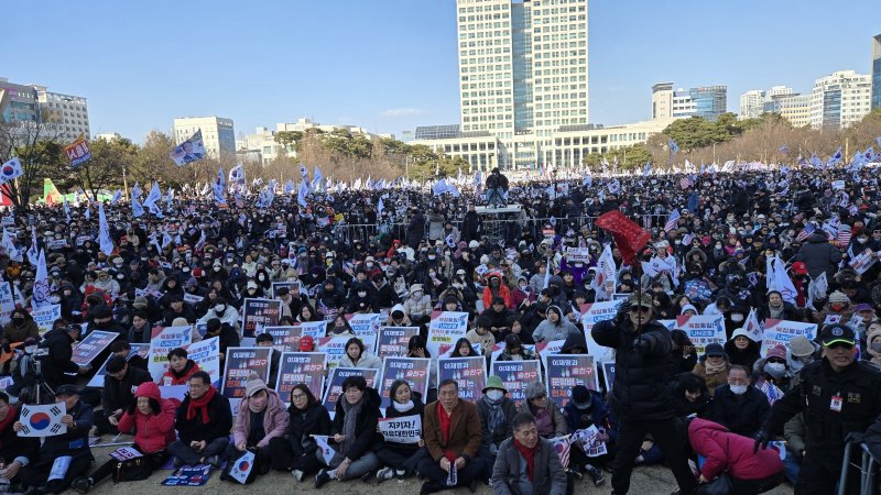 옛 친한 장동혁, 반탄집회 참석 "尹 지키는데 함께 하겠다"