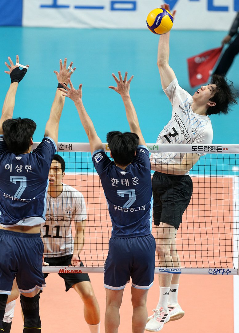 22일 서울 중구 장충체육관에서 열린 24-25시즌 도드람 V-리그 남자부 현대캐피탈과 우리카드의 경기에서 현대캐피탈 허수봉이 공격하고 있다. (현대캐피탈 제공. 재판매 및 DB금지) 2025.2.22/뉴스1 ⓒ News1 신웅수 기자