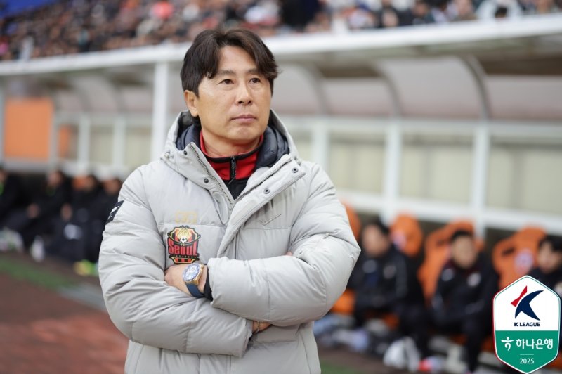 [서울=뉴시스] 프로축구 K리그1 FC서울의 김기동 감독. (사진=한국프로축구연맹 제공) *재판매 및 DB 금지