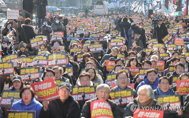 주말 탄핵 촉구 집회 연 민주당 (출처=연합뉴스)