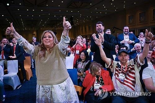 트럼프 연설에 호응하는 지지자들 (출처=연합뉴스)