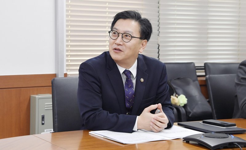 [서울=뉴시스] 사진은 김범석 기획재정부 차관이 21일 오전 서울 종로구 정부서울청사에서 열린 제4차 국제금융기구 현안점검회의에서 발언하고 있는 모습. (사진=기획재정부 제공) 2025.02.21. photo@newsis.com *재판매 및 DB 금지