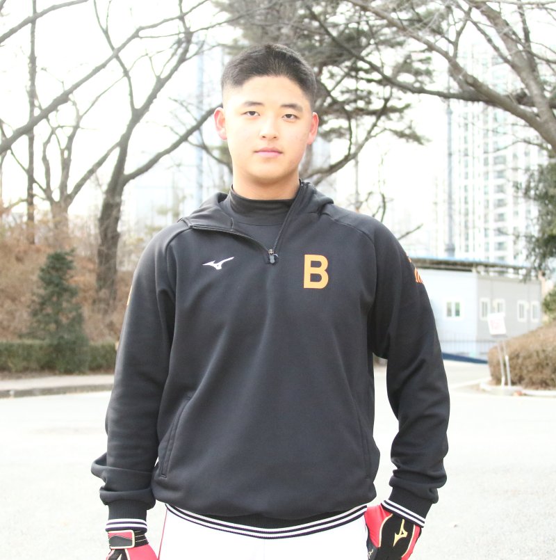 ‘154km 초강속구 폭발’ 박준현 “목표는 전체 1번”... 최대어 경쟁 다시 점화됐다